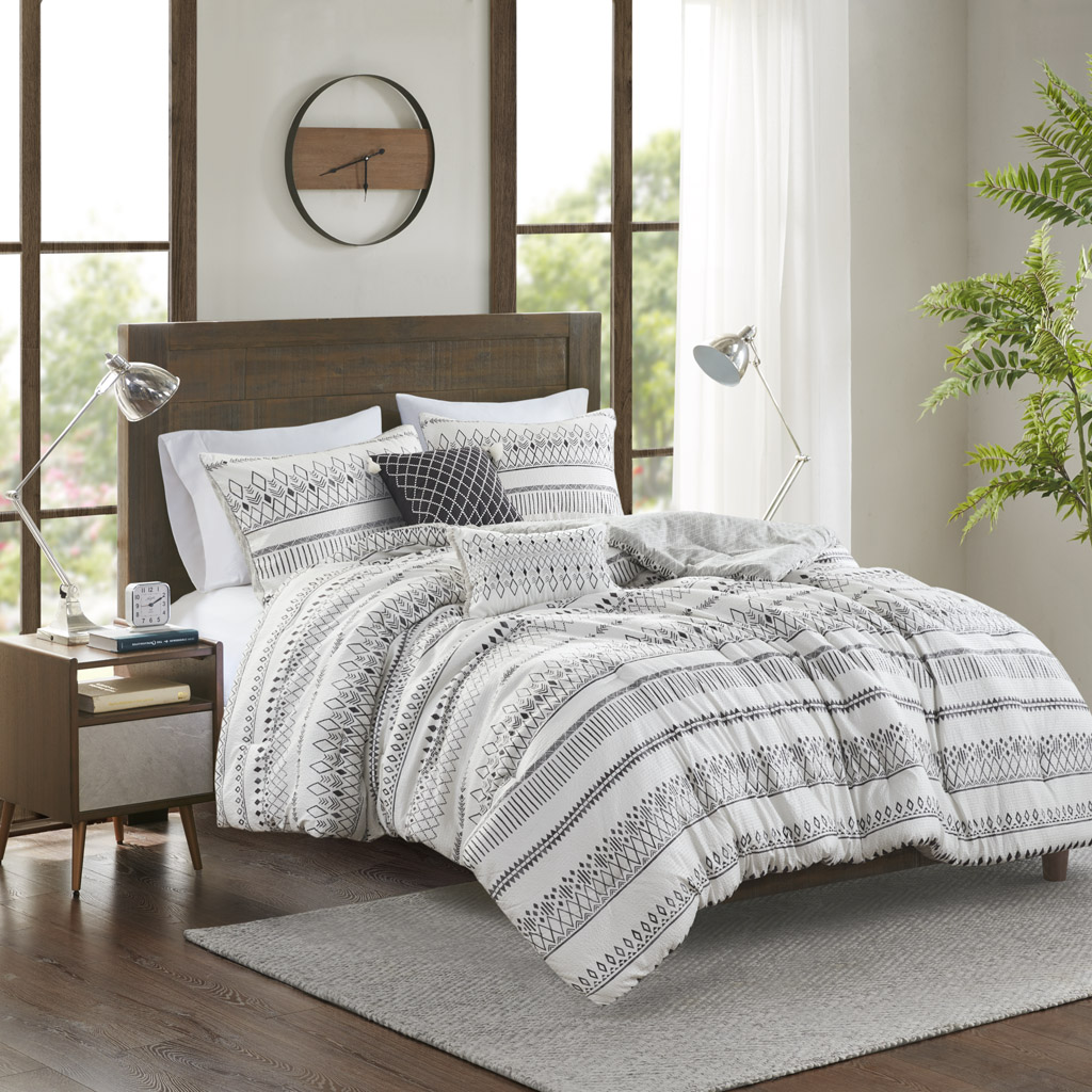 Fraser 5 Piece Printed Seersucker Comforter Set with Throw Pillows