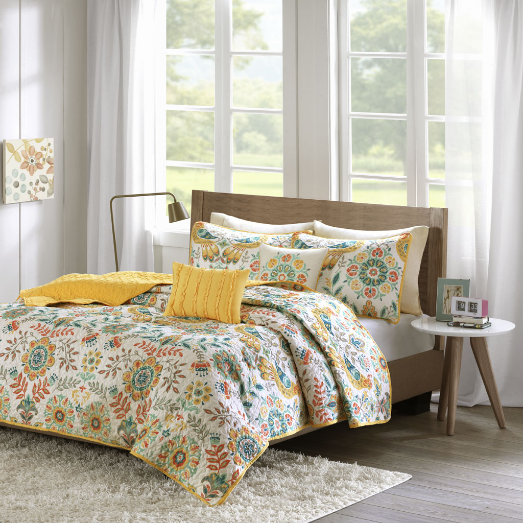 Nina Reversible Quilt Set with Throw Pillows