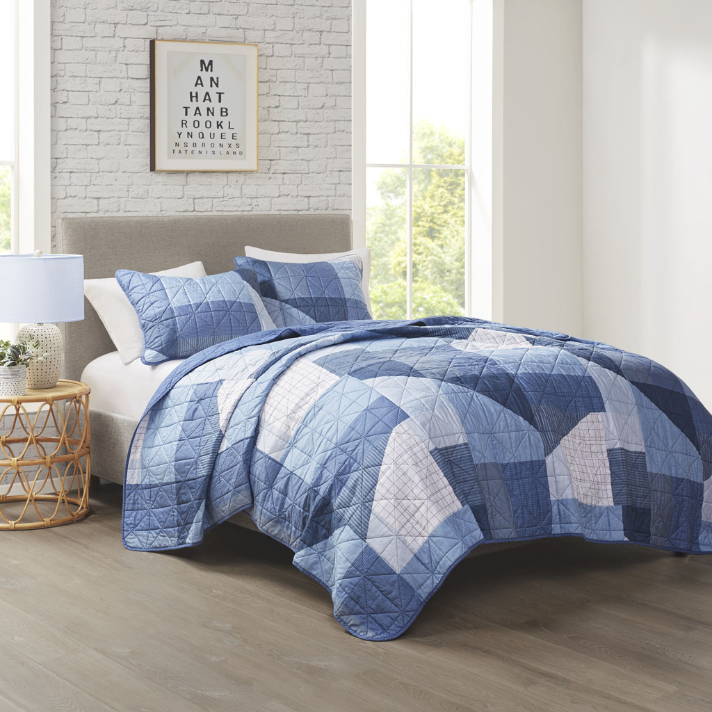 Skyler Patchwork Printed Reversible Quilt Set