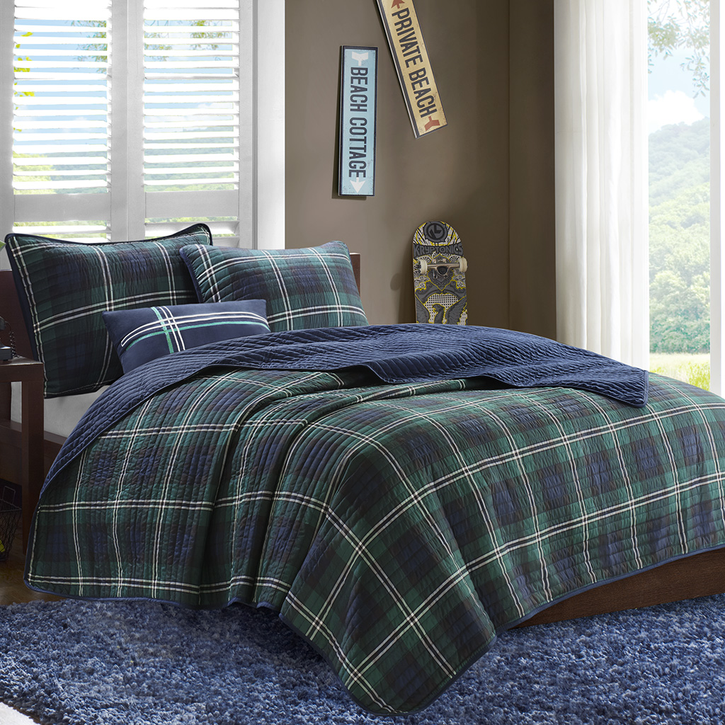 Brody Reversible Quilt Set with Throw Pillow