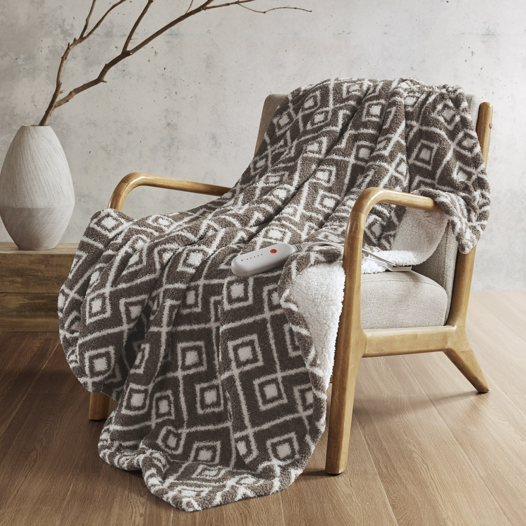 Amira Dream Soft Heated Throw