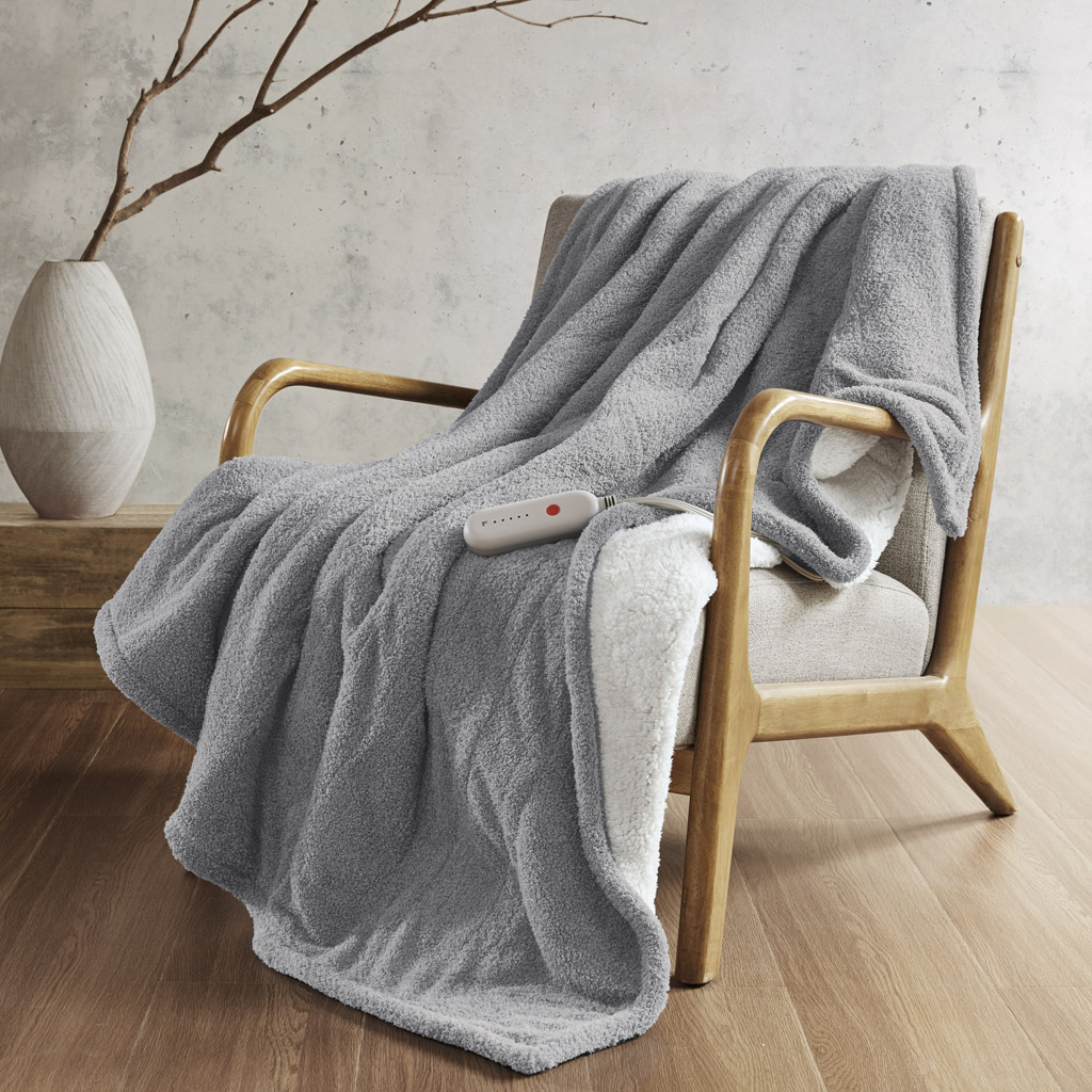 Amira Dream Soft Heated Throw