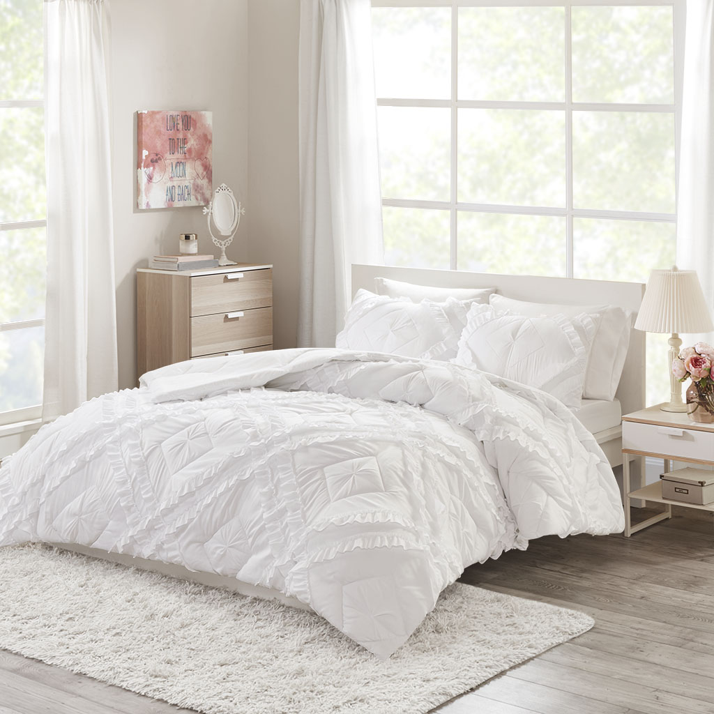 Kacie Solid Quilt Set With Tufted Diamond Ruffles