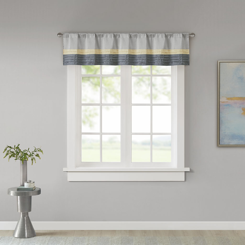 Amherst Polyoni Pintuck Valance