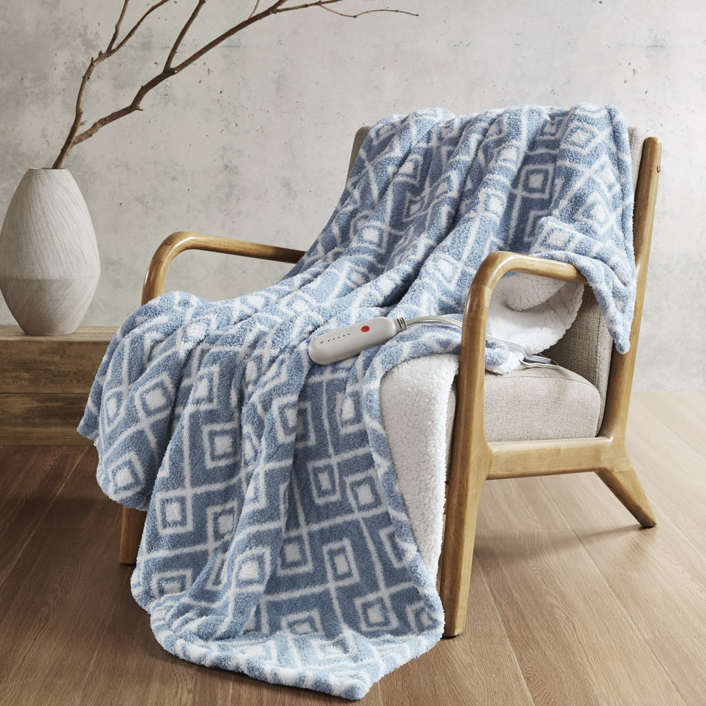 Amira Dream Soft Heated Throw