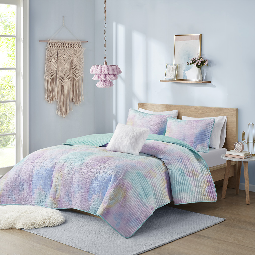 Cassiopeia Watercolor Tie Dye Printed Quilt Set with Throw Pillow